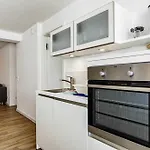 Prora - Familienfreundliche Ferienwohnung mit Balkon, Waschmaschine, E-Ladestation und Gemeinschaftssauna - Oceanview * Binz