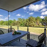 Prora - Familienfreundliche Ferienwohnung mit Balkon, Waschmaschine, E-Ladestation und Gemeinschaftssauna - Oceanview Apartment Binz